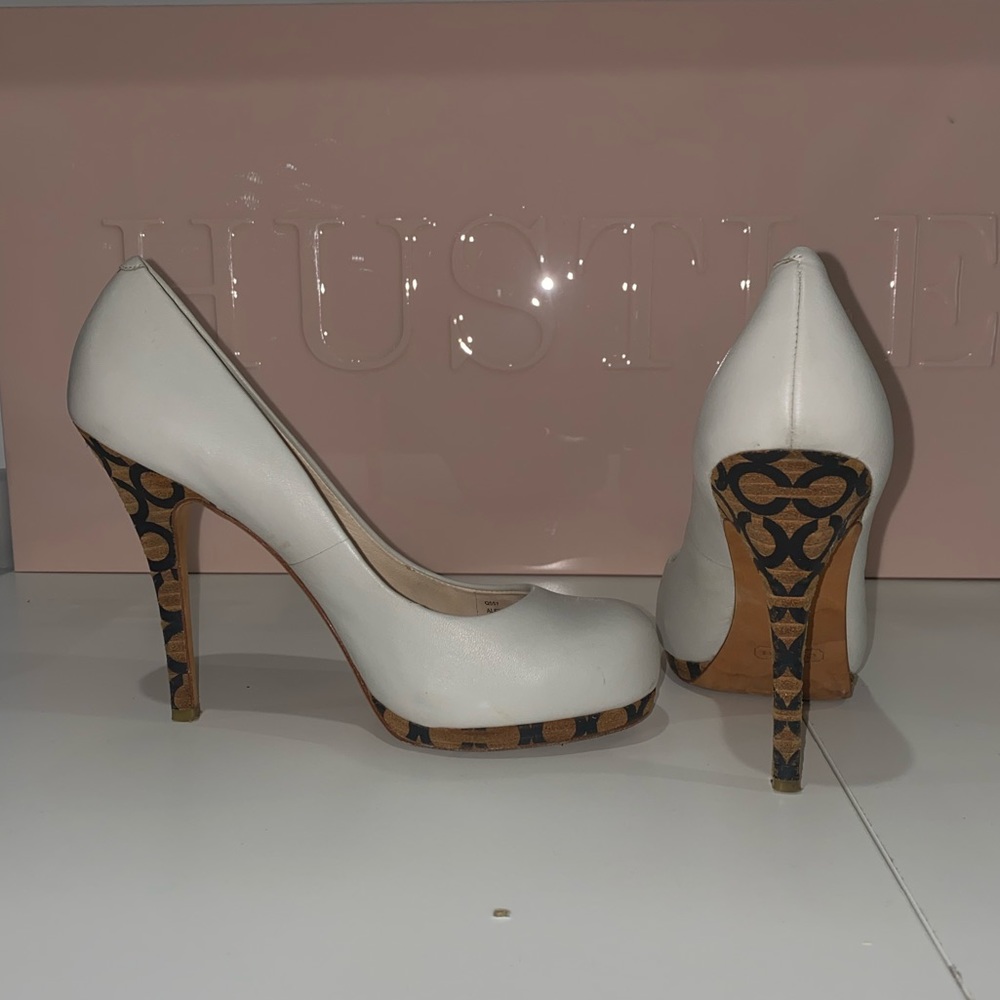 Coach Pumps -2010